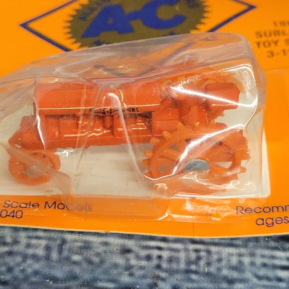 Vintage Scale Models 1/64 scale Allis-Chalmers WC diecast/plastic tractor orange - Picture 5 of 9